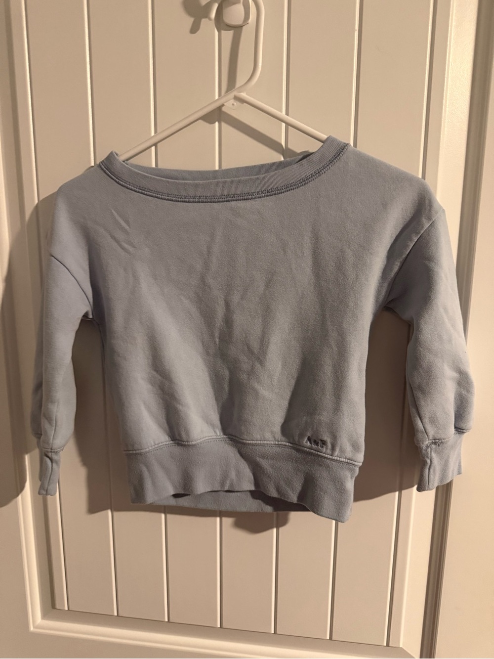 Abercrombie Kids A&F Essentials Crewneck Sweatshirt – Blue Gray – 5/6
